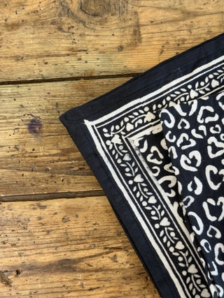 Foulard Barbara • Léo Noir