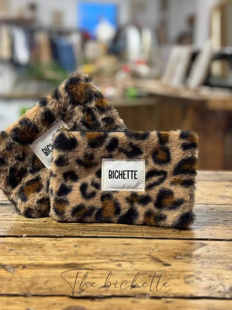 Bichette” pouch • Dark faux fur leopard 🐆 – The bichette