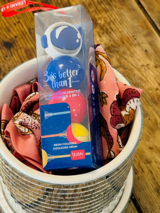 3 IN 1 HIGHLIGHTER 3 IS BETTER THAN 1 SPACE